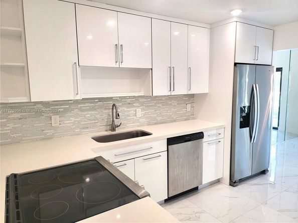 9723 N New River Canal Road 416, Plantation FL 33324