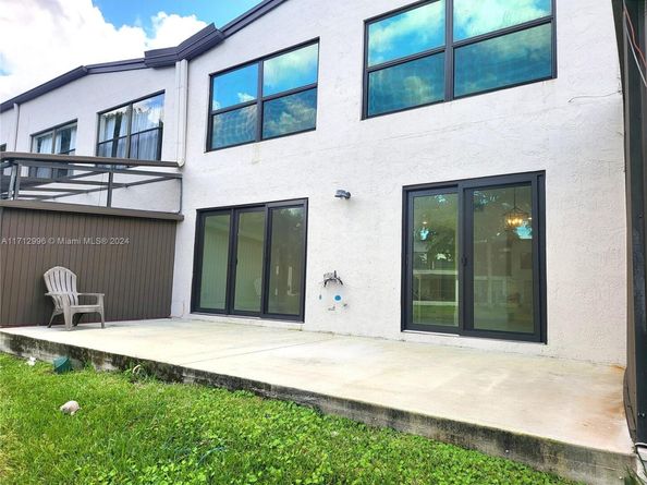 9723 N New River Canal Road 416, Plantation FL 33324