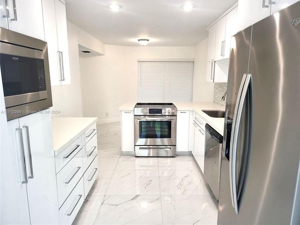 9723 N New River Canal Road 416, Plantation FL 33324