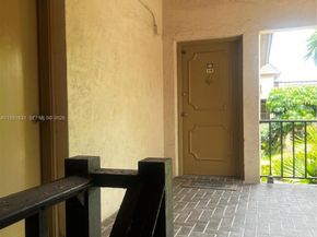 9402 SW 77th Ave L8, Miami FL 33156