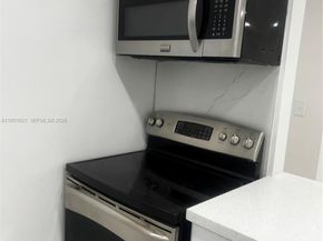 9402 SW 77th Ave L8, Miami FL 33156