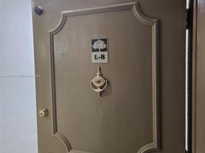 9402 SW 77th Ave L8, Miami FL 33156