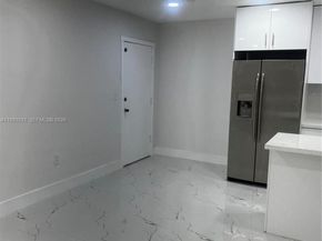 9402 SW 77th Ave L8, Miami FL 33156