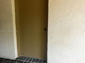 9402 SW 77th Ave L8, Miami FL 33156