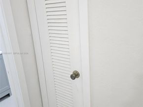 9402 SW 77th Ave L8, Miami FL 33156