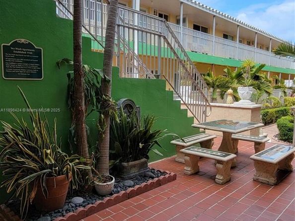 7400 Harding Ave 15, Miami Beach FL 33141