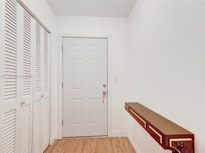 1750 NE 191st St 1061, Miami FL 33179