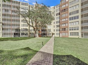 1750 NE 191st St 1061, Miami FL 33179