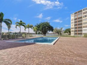 1750 NE 191st St 1061, Miami FL 33179