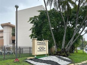 8897 Fontainebleau Blvd 103, Miami FL 33172