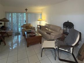 8897 Fontainebleau Blvd 103, Miami FL 33172