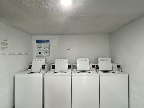 8897 Fontainebleau Blvd 103, Miami FL 33172