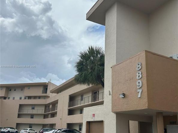 8897 Fontainebleau Blvd 103, Miami FL 33172