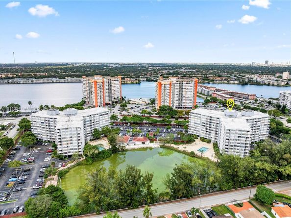 1300 NE Miami Gardens Dr 512E, Miami FL 33179