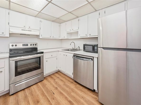 1300 NE Miami Gardens Dr 512E, Miami FL 33179