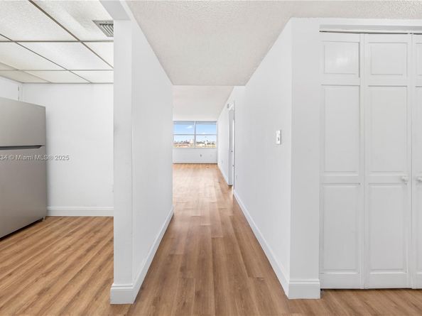 1300 NE Miami Gardens Dr 512E, Miami FL 33179