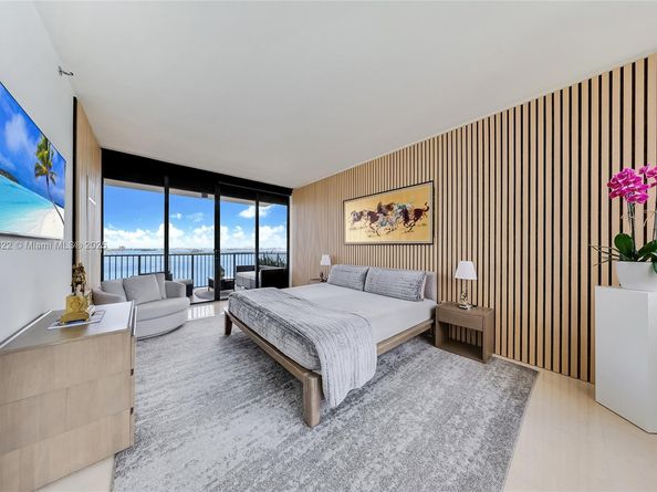 1000 Venetian Way 1902, Miami FL 33139