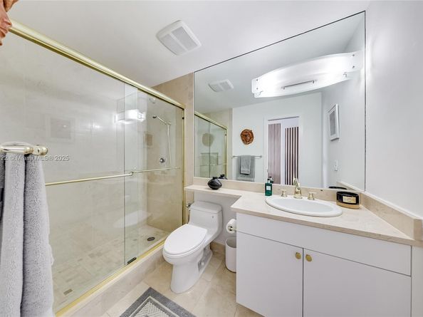 1000 Venetian Way 1902, Miami FL 33139