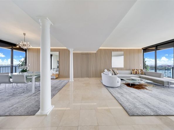1000 Venetian Way 1902, Miami FL 33139