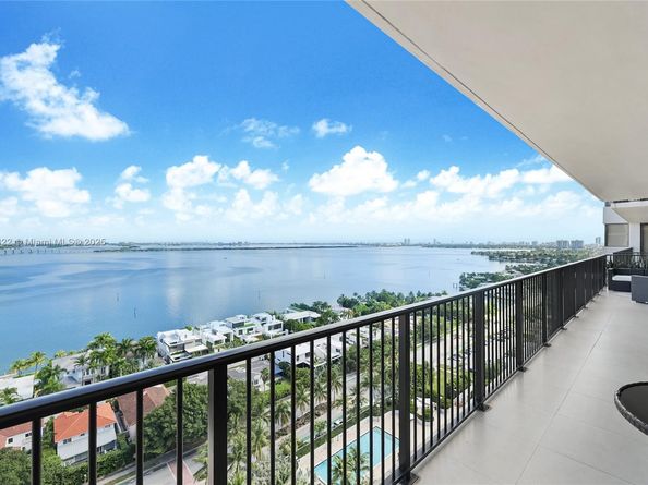 1000 Venetian Way 1902, Miami FL 33139