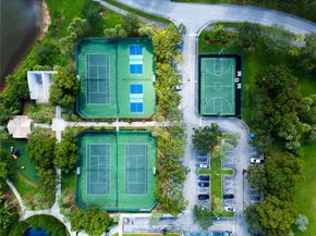 903 NW 167th Ave, Pembroke Pines FL 33028