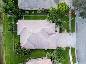 903 NW 167th Ave, Pembroke Pines FL 33028