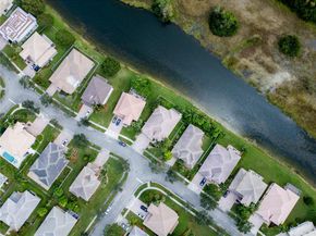 903 NW 167th Ave, Pembroke Pines FL 33028