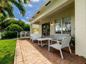 903 NW 167th Ave, Pembroke Pines FL 33028