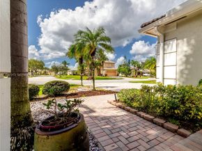 903 NW 167th Ave, Pembroke Pines FL 33028