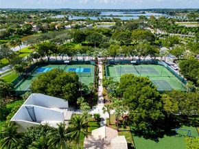 903 NW 167th Ave, Pembroke Pines FL 33028