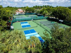 903 NW 167th Ave, Pembroke Pines FL 33028