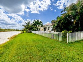 903 NW 167th Ave, Pembroke Pines FL 33028