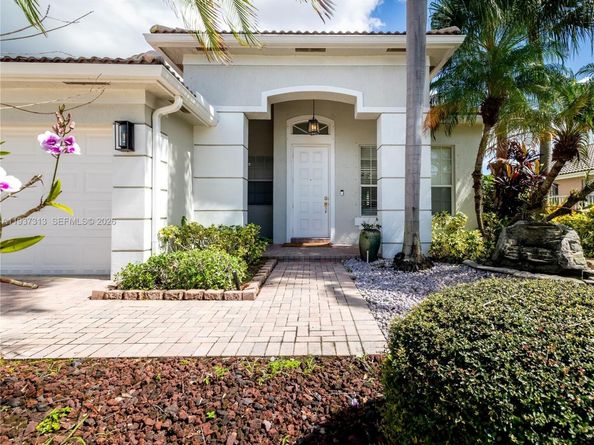 903 NW 167th Ave, Pembroke Pines FL 33028