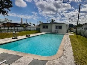 7215 SW 23rd St, Miami FL 33155