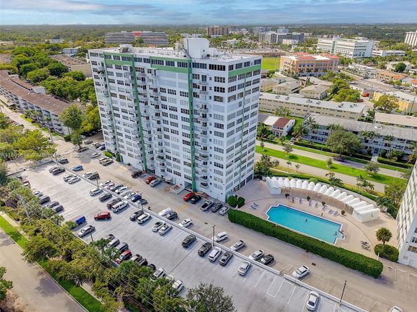 2100 Sans Souci Blvd PH F2, North Miami FL 33181