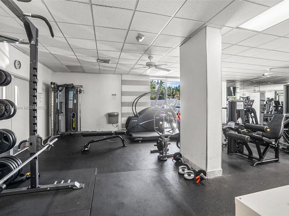 2100 Sans Souci Blvd PH F2, North Miami FL 33181