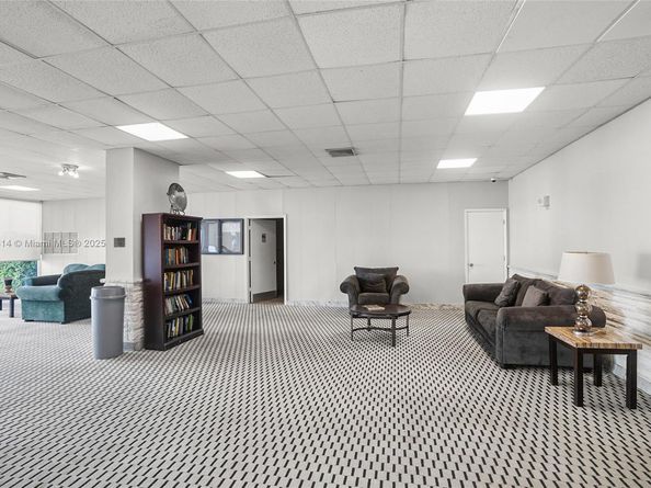2100 Sans Souci Blvd PH F2, North Miami FL 33181