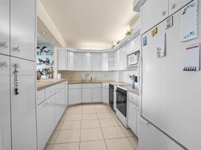 2100 Sans Souci Blvd PH F2, North Miami FL 33181