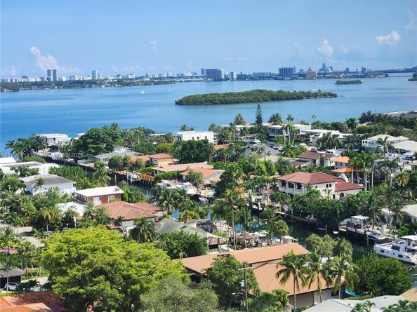2100 Sans Souci Blvd PH F2, North Miami FL 33181