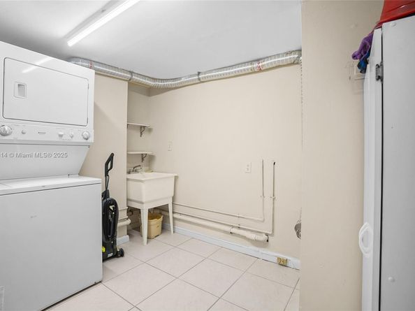 2100 Sans Souci Blvd PH F2, North Miami FL 33181