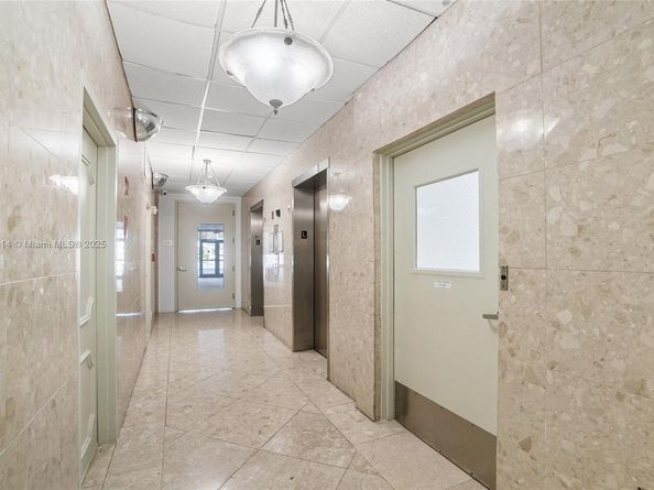 2100 Sans Souci Blvd PH F2, North Miami FL 33181