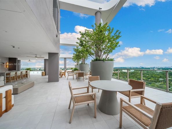 2678 Tigertail Ave 2006, Coconut Grove FL 33133