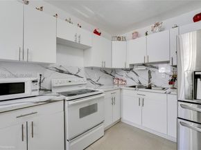 860 SE 7th Ave, Hialeah FL 33010