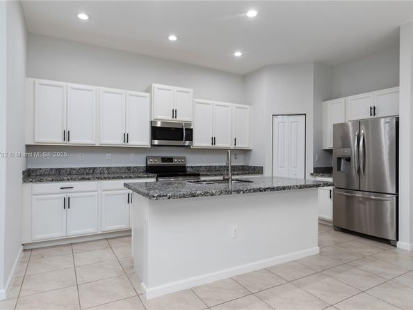 4152 NE 20th St, Homestead FL 33033