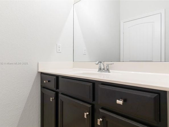 4152 NE 20th St, Homestead FL 33033