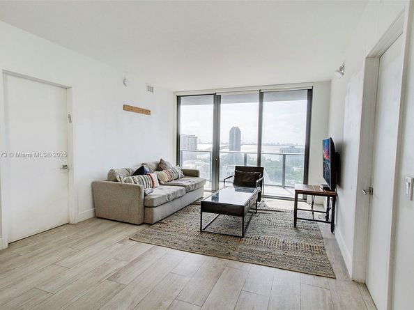 121 NE 34th St 1507, Miami FL 33137