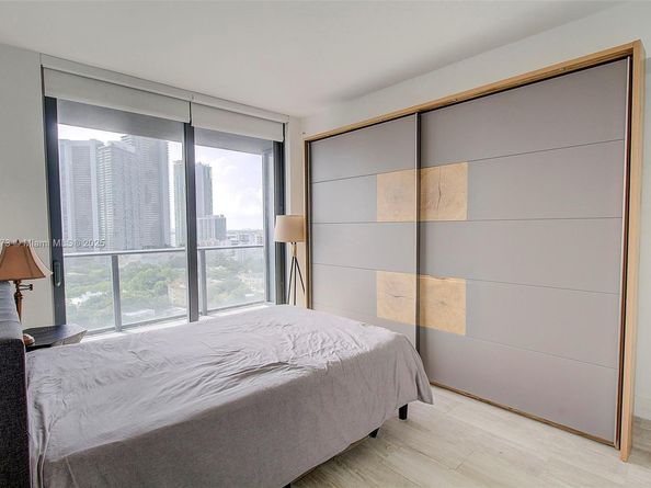 121 NE 34th St 1507, Miami FL 33137