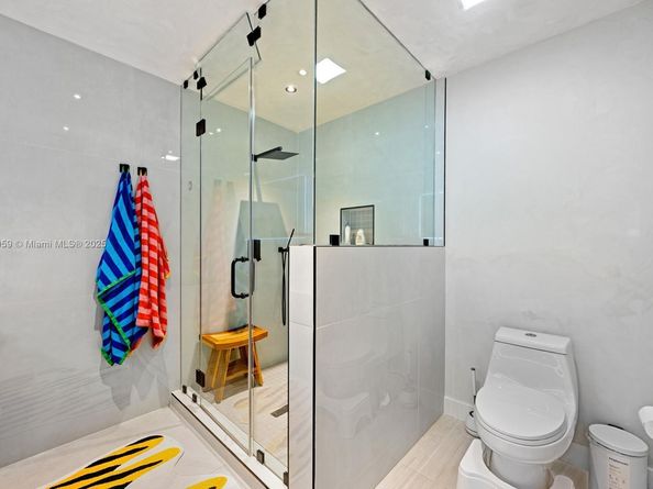 3904 NE 167th St 10, North Miami Beach FL 33160