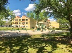 6045 NW 186th St 116, Hialeah FL 33015