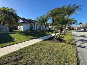 427 SW 169th Ter, Weston FL 33326
